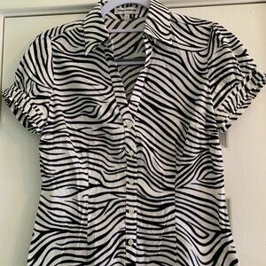 NWOT Express Design Studio Short Sleeve Collared V Neck Fitted